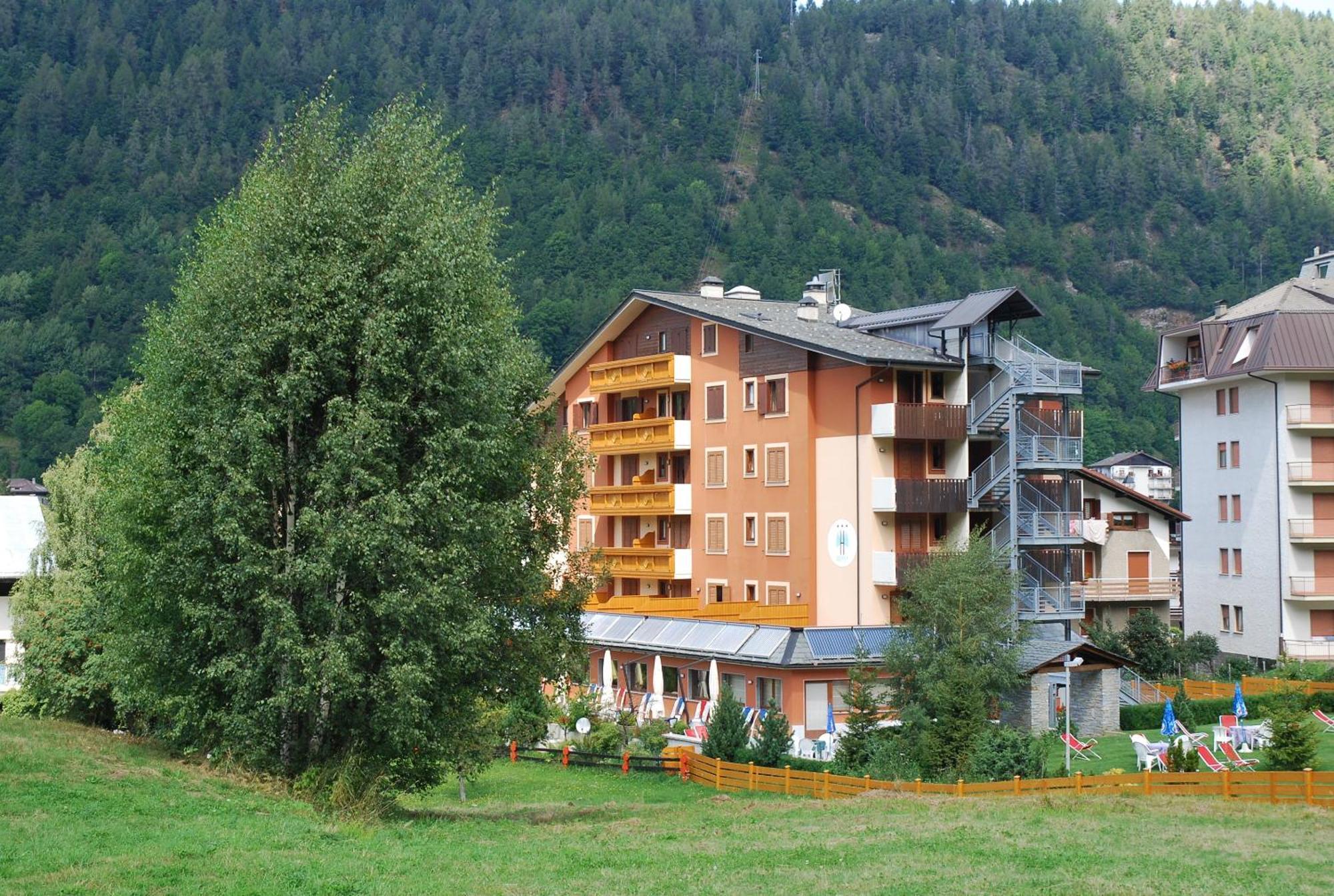 Hotel Derby Aprica Exterior photo